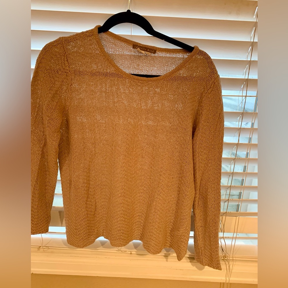 ❤️ FREE- Woman’s Beige Sweater